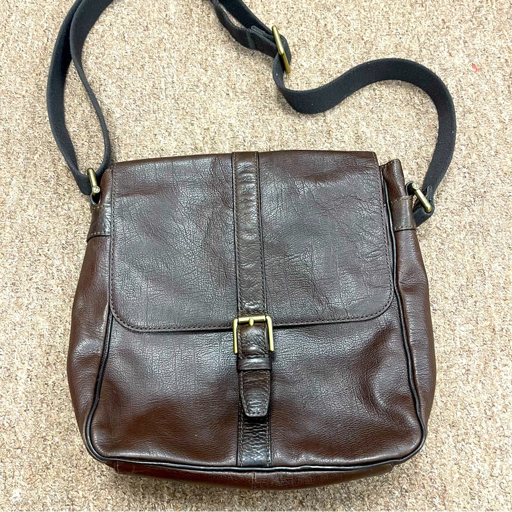 Fossil crossbody leather bag 💼
